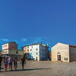 Beautiful In فودنيان