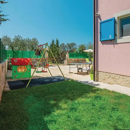 Beautiful In With Kitchen *