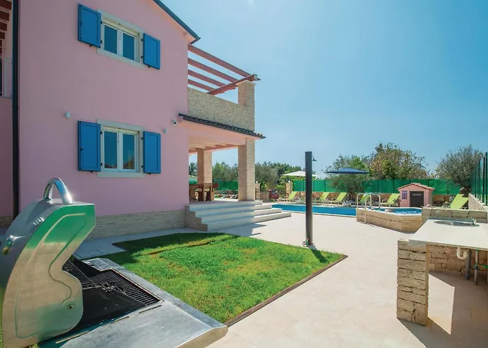 Beautiful In With Kitchen *