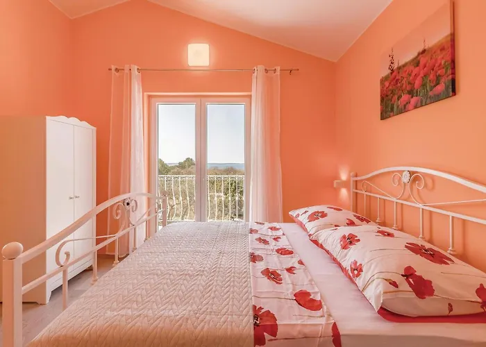 Beautiful In With Kitchen 보드냔