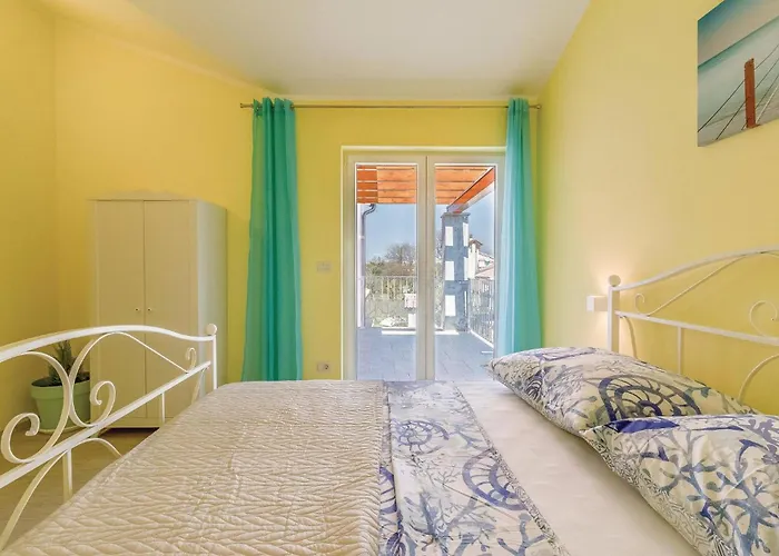 Beautiful In With Kitchen * 보드냔