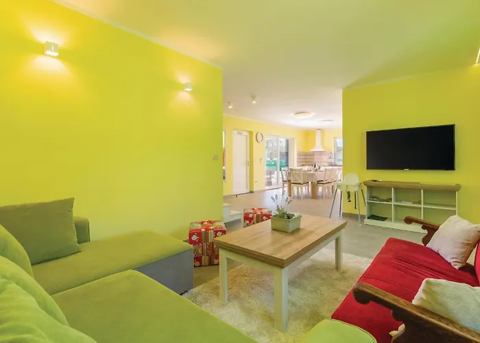 Beautiful In With Kitchen