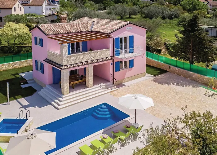 Beautiful In With Kitchen * 보드냔