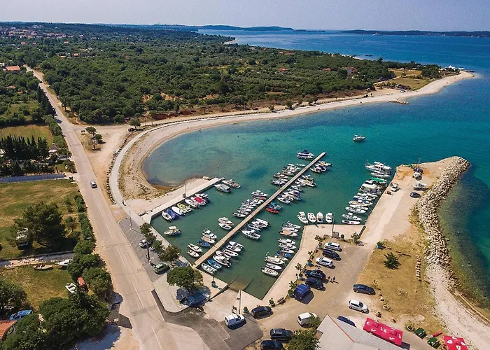 Beautiful In With Kitchen