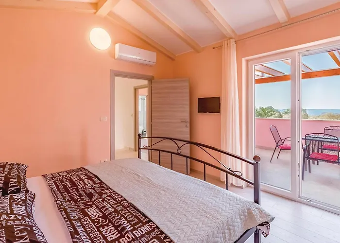 Beautiful In With Kitchen * 보드냔