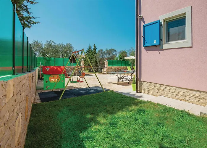 Beautiful In With Kitchen *