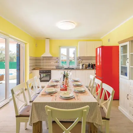 Beautiful In With Kitchen 度假居 *